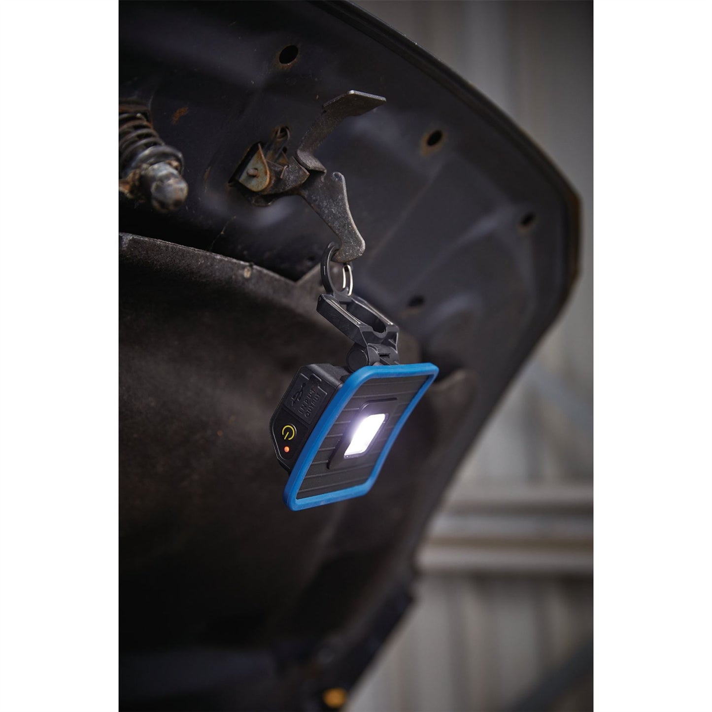 Draper 88595 COB LED Rechargeable Mini Flood Light and Power Bank with Magnetic Base and Hanging Hook 10W 1000 Lumens Blue USB-C Cable Supplied Draper