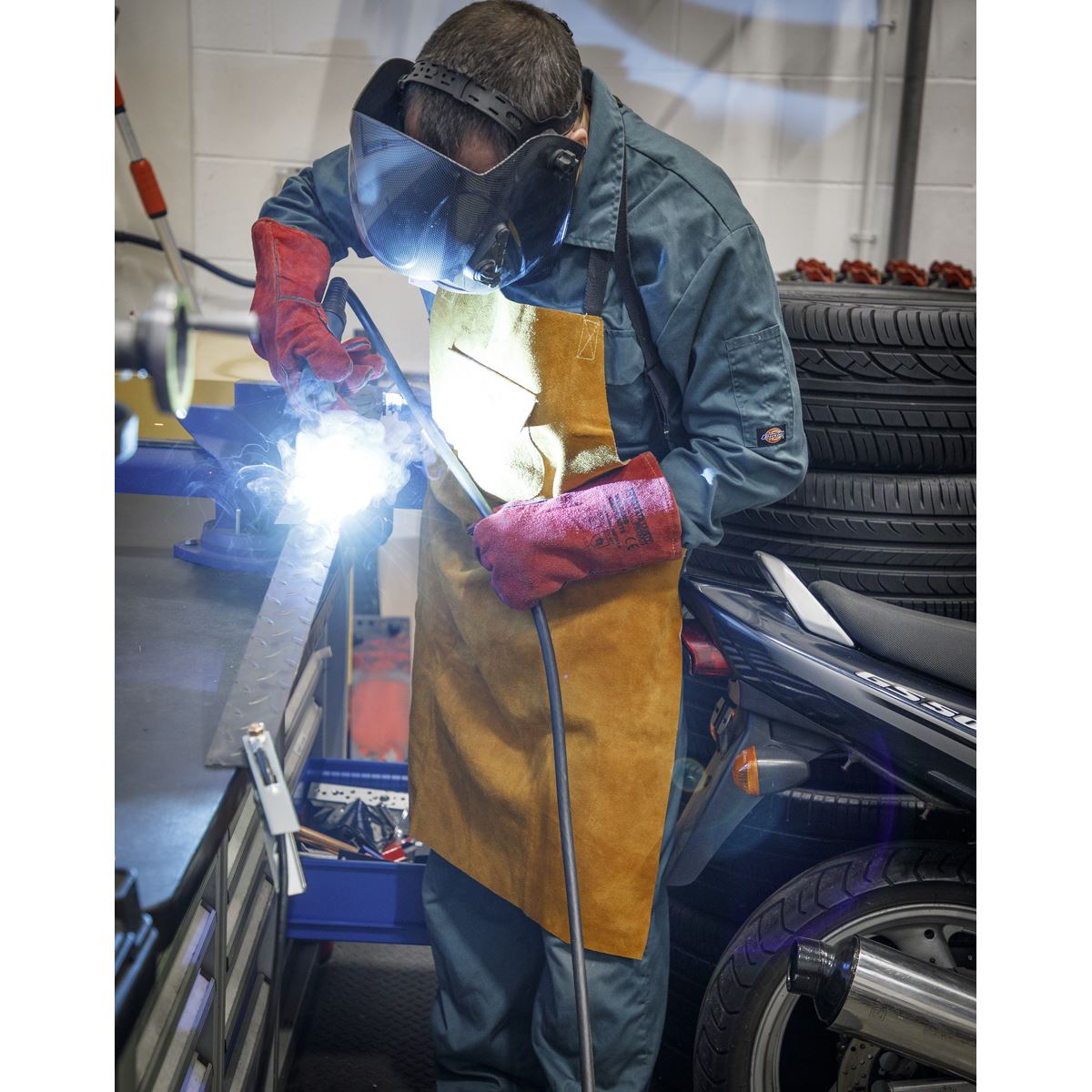 Sealey SSP146 Leather Welding Apron Heavy-Duty Sealey