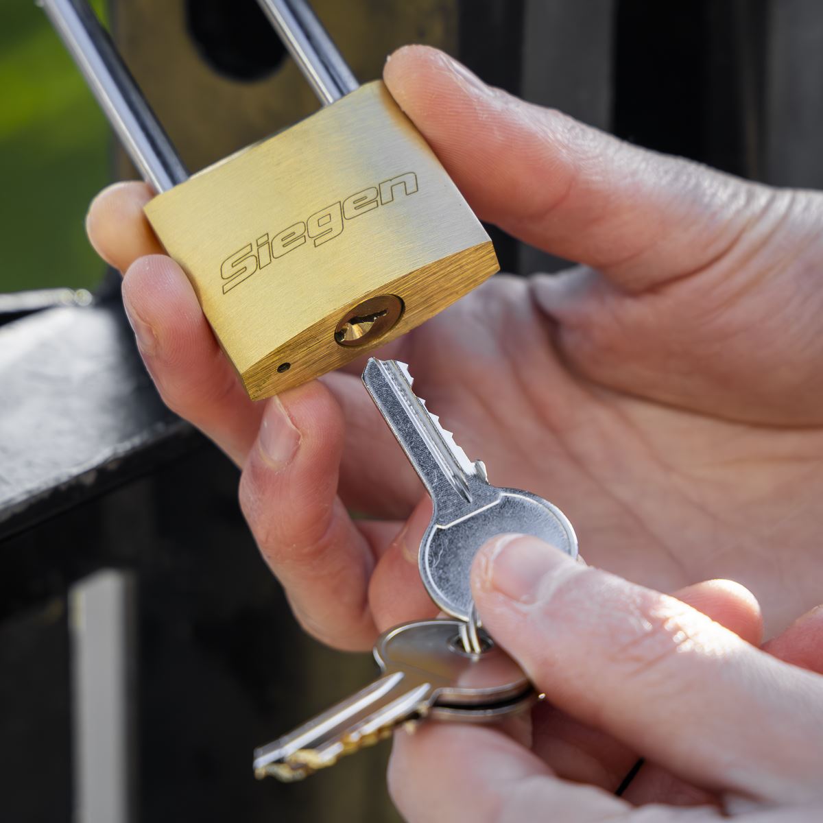 Siegen S0989 Brass Body Padlock with Brass Cylinder Long Shackle 40mm Siegen