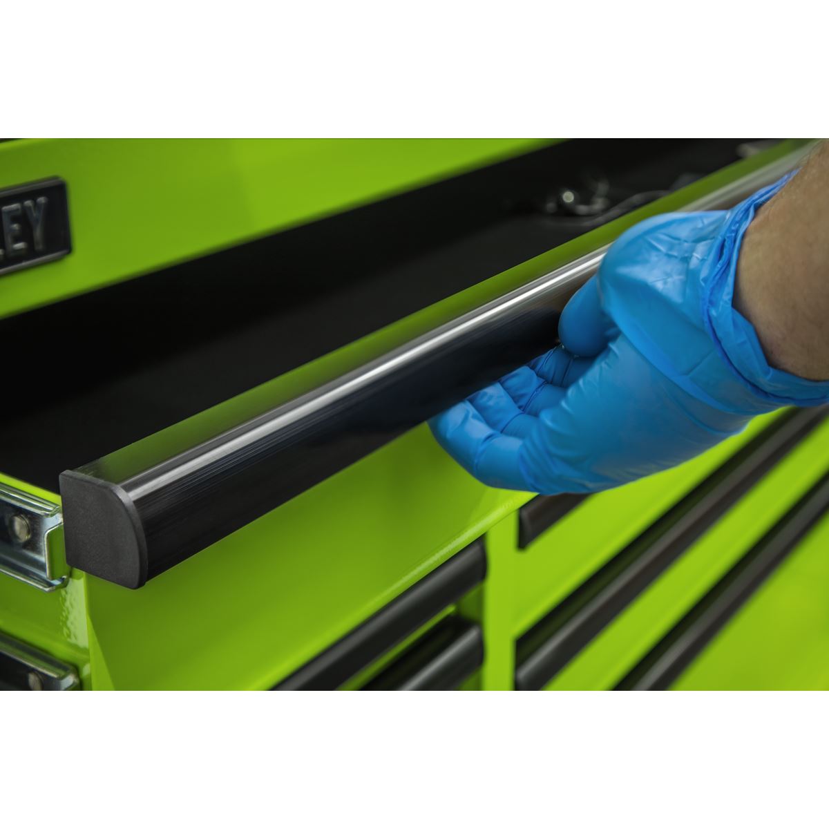 Sealey AP6115BECOMBO1 15 Drawer 1549mm Mobile Trolley with Wooden Worktop and Hutch and 2 Drawer Riser Sealey