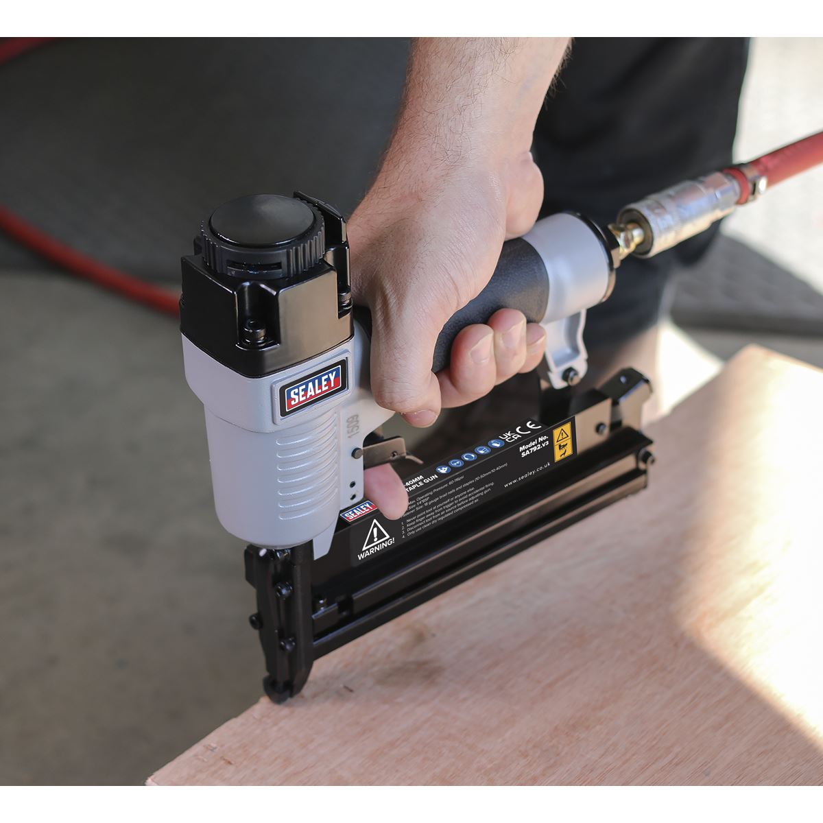 Sealey SA792 Air Nail/Staple Gun 10-50mm/10-40mm Capacity Sealey