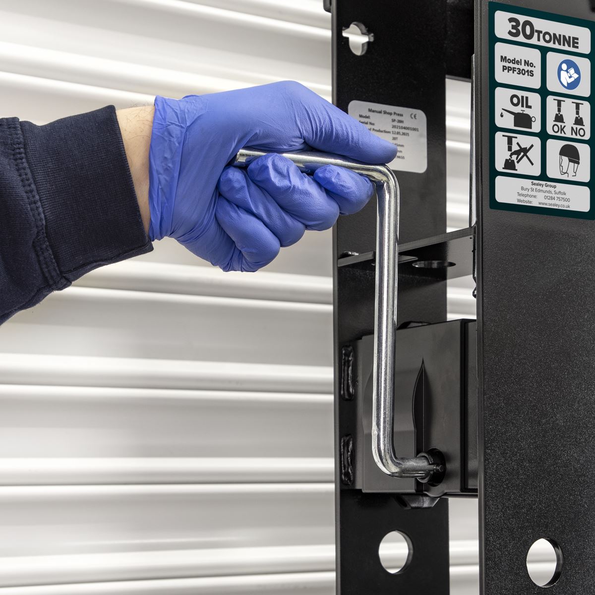 Sealey PPF301S Viking Floor Type Air/Hydraulic Press with Sliding Ram & Foot Pedal 30 Tonne Sealey