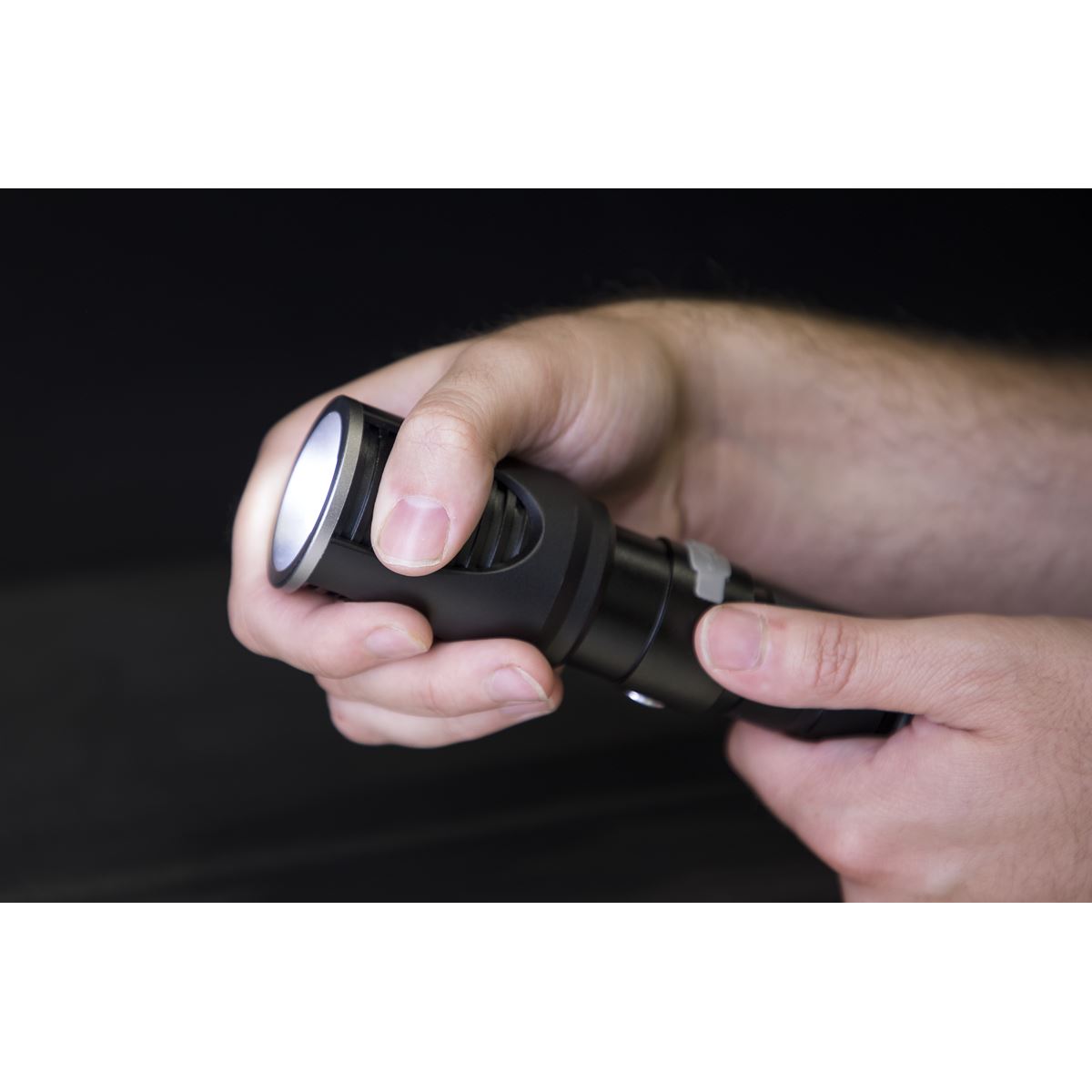 Sealey LED4493 Aluminium Torch 20W SMD LED Adjustable Focus Rechargeable with USB Port Sealey