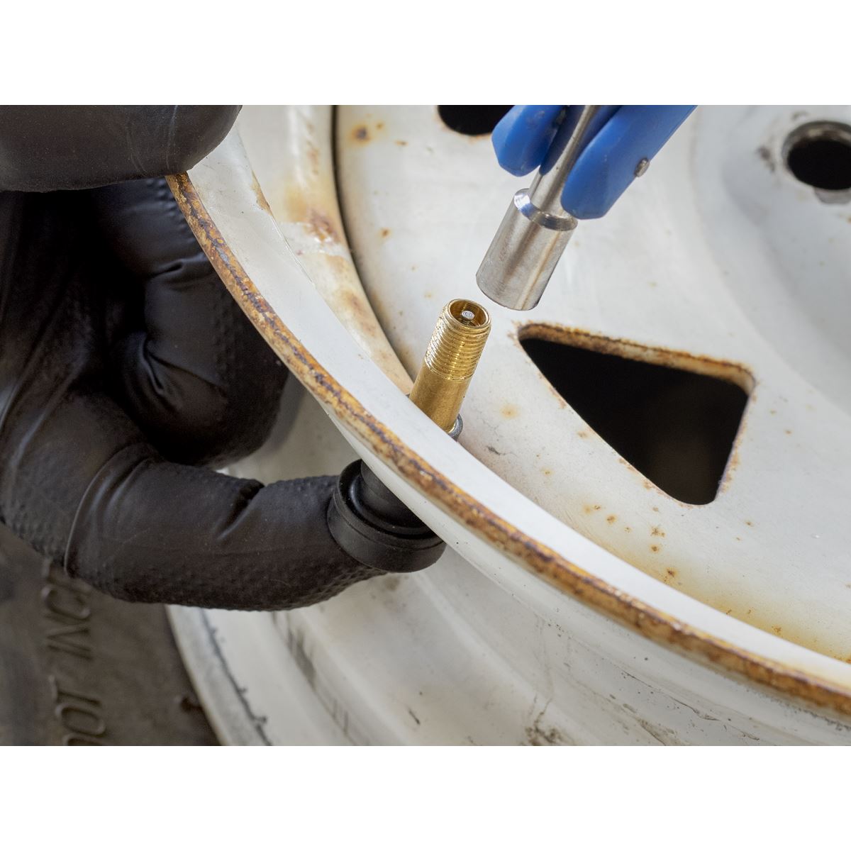 Sealey TVHP1 Pack of 50 - Snap-in Tubeless High Pressure Tyre Valve TR600 Sealey