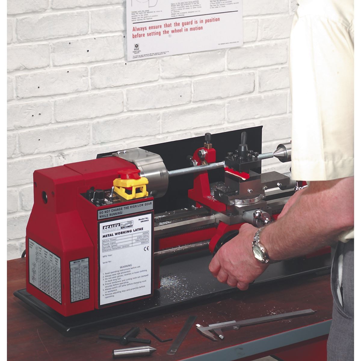 Sealey SM3002 Metalworking Lathe 300mm Between Centres Sealey