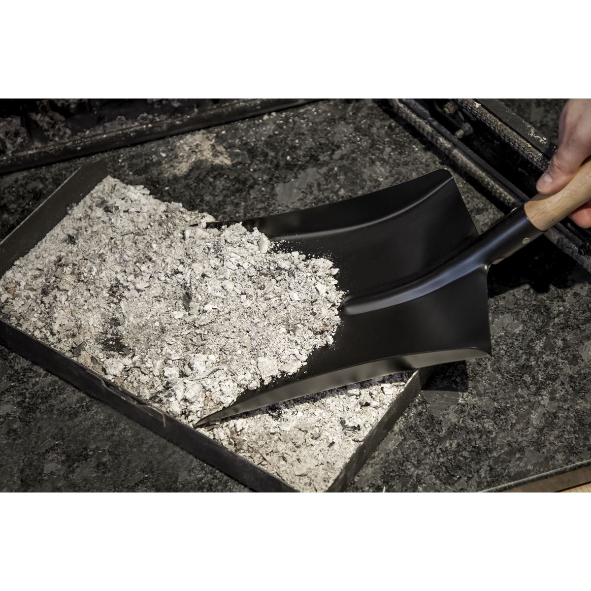 Sealey SS09 Coal shovel 8" with 228mm Wooden Handle Sealey