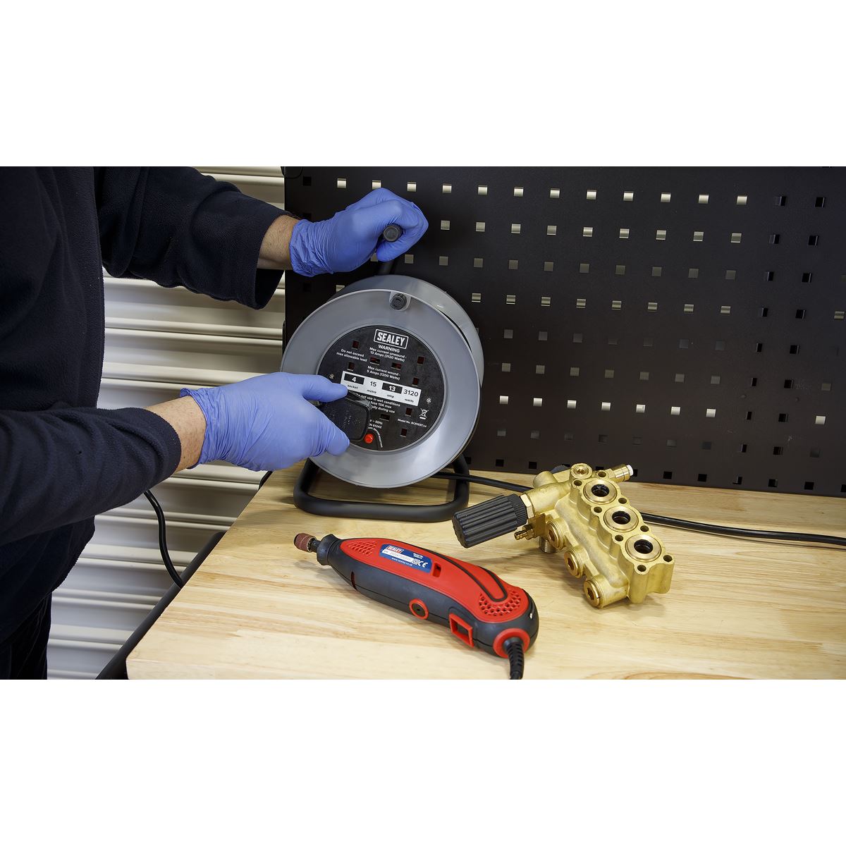 Sealey BCR153T Cable Reel 15m 4 x 230V Thermal Trip Sealey