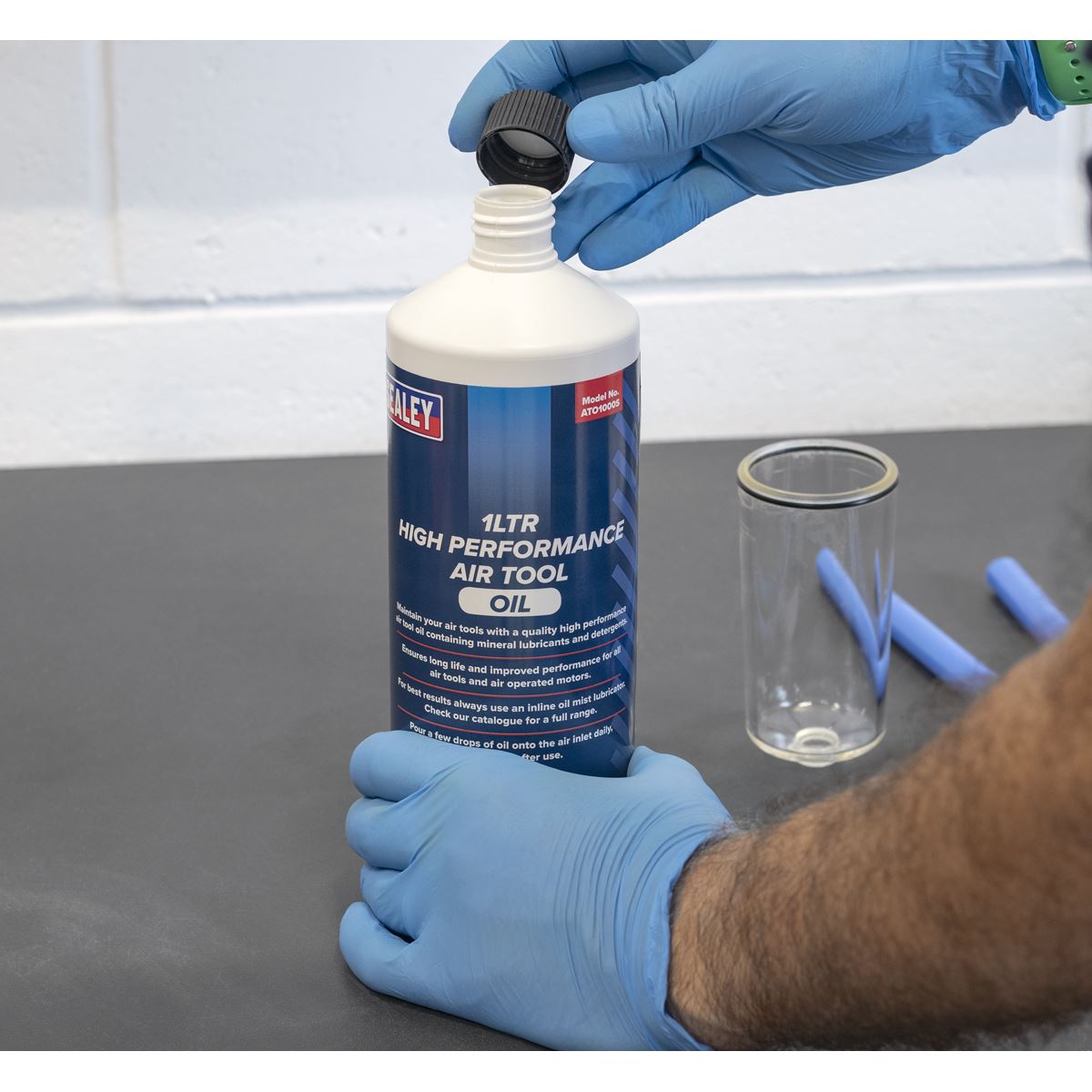 Sealey ATO1000S Air Tool Oil 1L Sealey