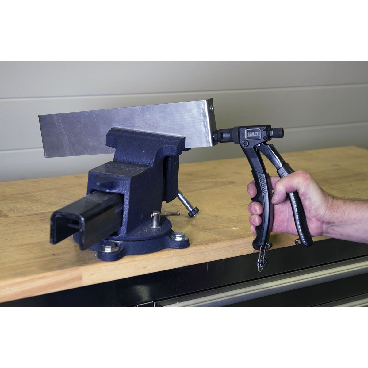 Sealey AK3986 Threaded Nut Riveter Sealey