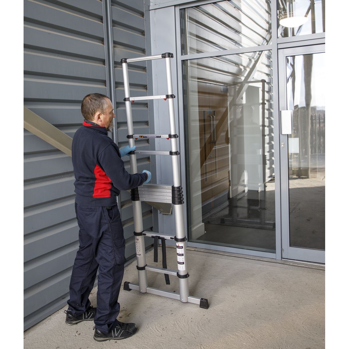 Sealey ATL11 Aluminium Telescopic Ladder 11-Tread EN 131 Sealey