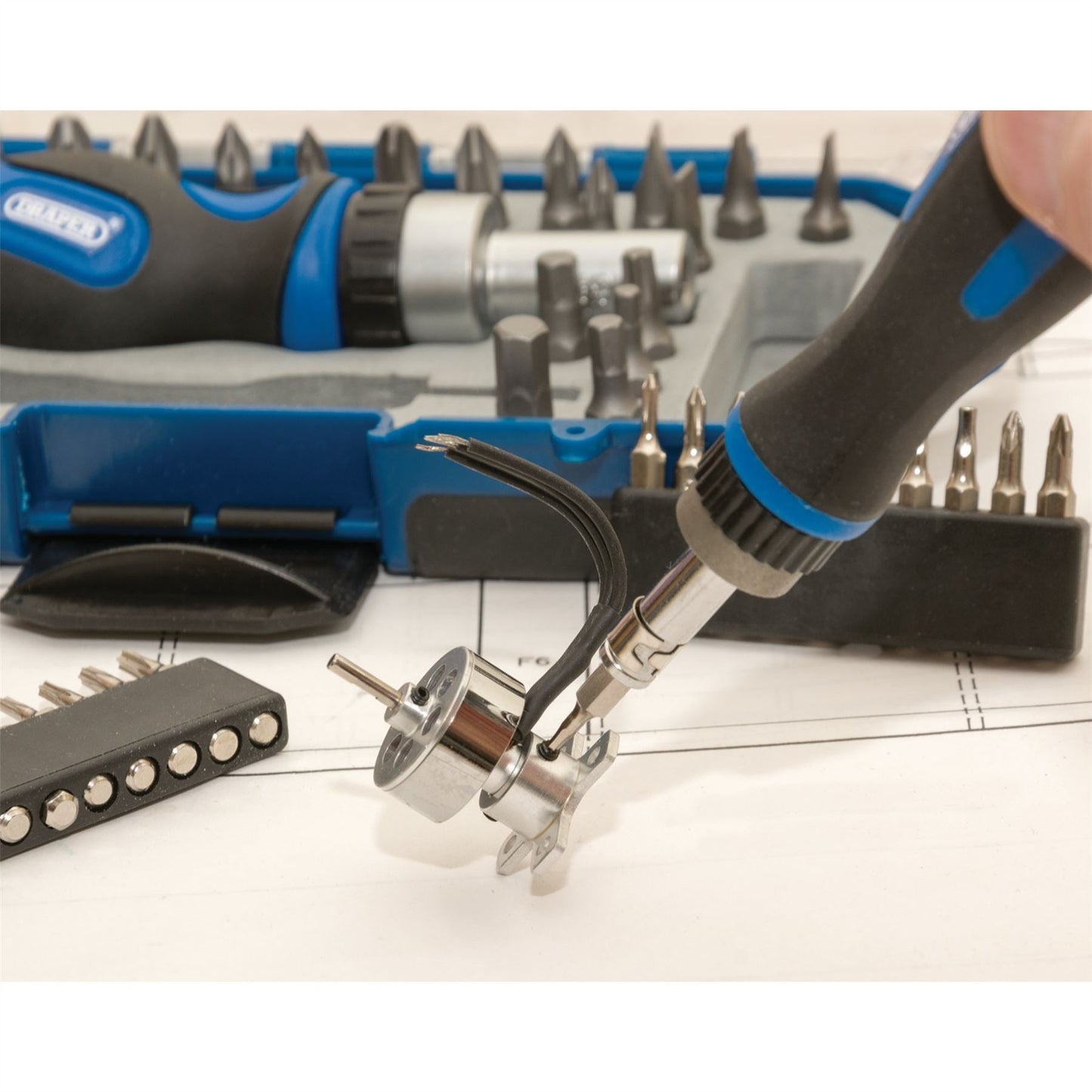 Draper 46479 Ratchet Screwdriver and Bit Set 42 Piece Draper