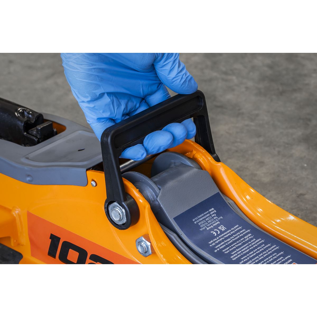 Sealey 1020LEO Low Profile Short Chassis Trolley Jack 2 Tonne - Orange Sealey