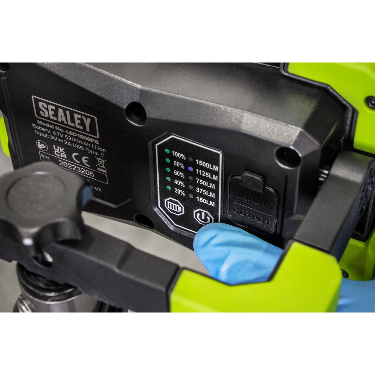 Sealey LED1500PBKIT 15W COB LED Portable Floodlight & Telescopic Tripod Sealey