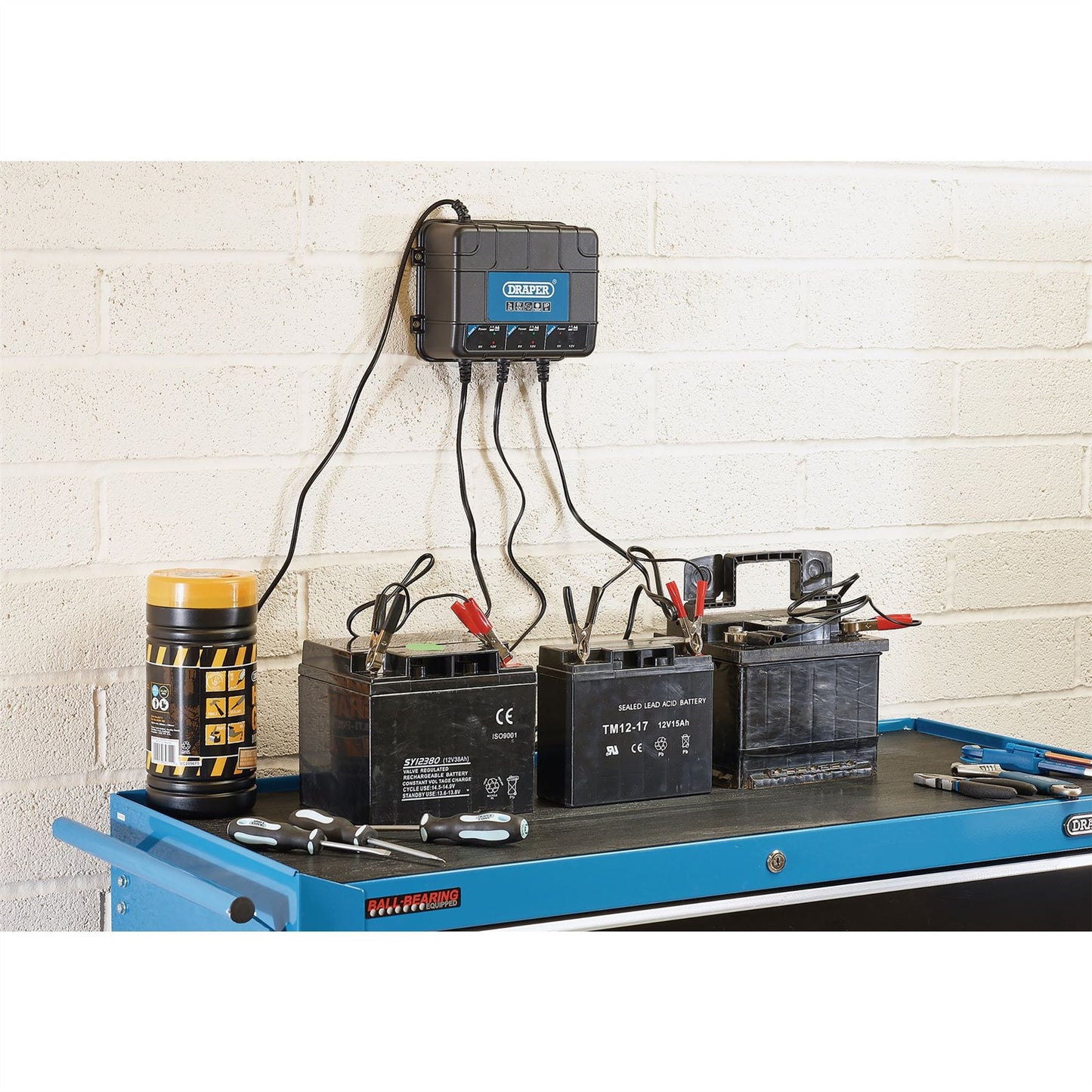 Draper 53172 6/12V 3 Bank Charger Station Draper
