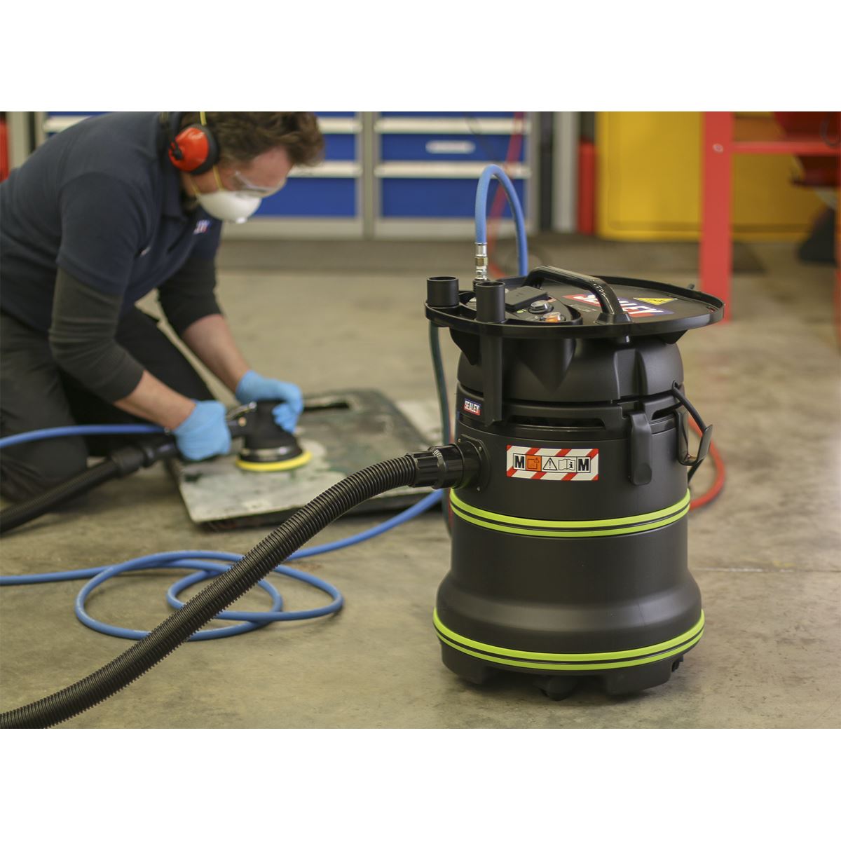 Sealey DFS35M Vacuum Cleaner Industrial Dust-Free Wet/Dry 35L 1000W/230V Plastic Drum M-Class Self-Clean Filter Sealey