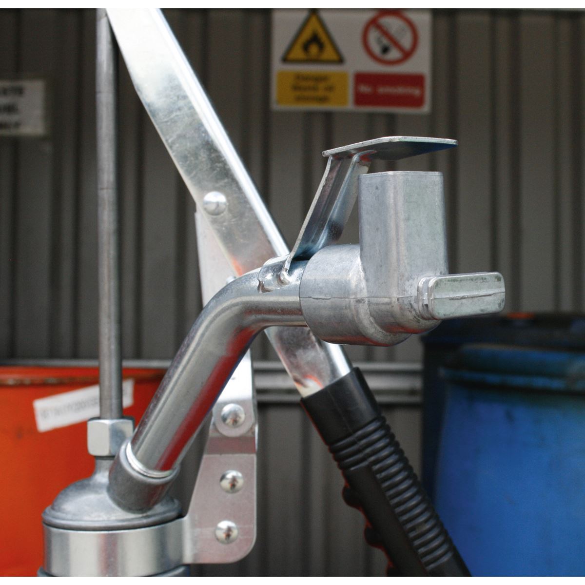 Sealey TP6802 Heavy-Duty Lever Pump with Swivel Handle Sealey