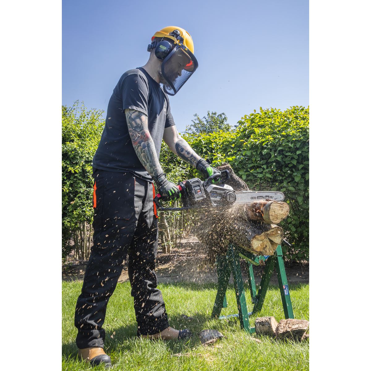 Sealey CP40VCSKIT Chainsaw Kit 40V 4Ah SV20 Series 35cm Sealey