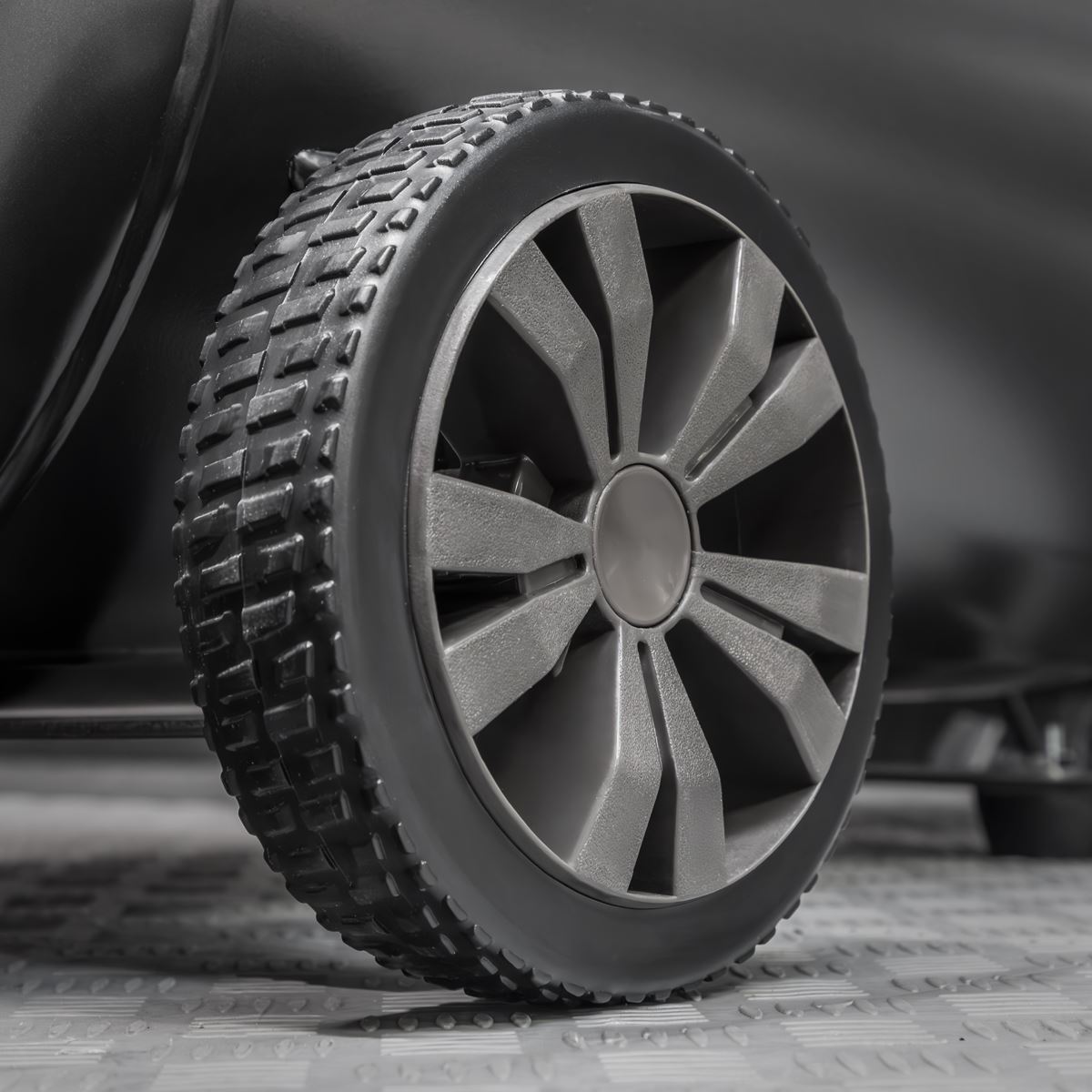 Sealey SAC10030VEKIT Air Compressor 100L Direct Drive 3hp & Air Accessory Kit Sealey