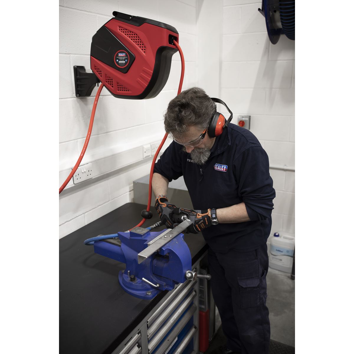 Sealey SA822 Air Hose Reel Auto-Rewind Control 15m Ø10mm ID - Rubber Hose Sealey