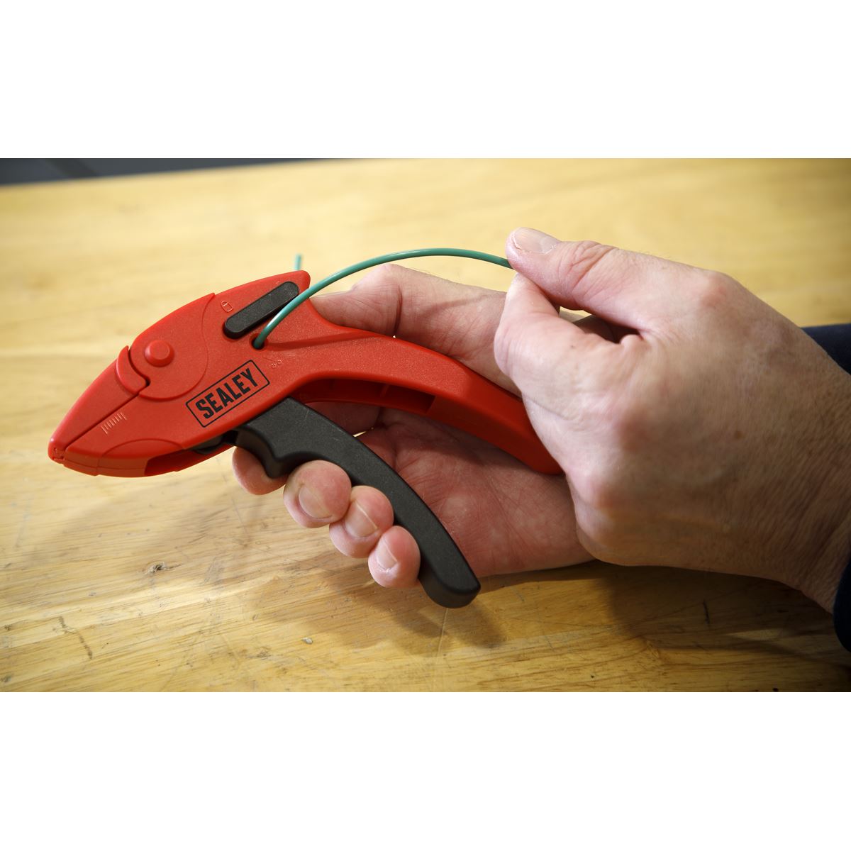 Sealey AK2269 Pistol Grip - Automatic Wire Stripping Tool Sealey