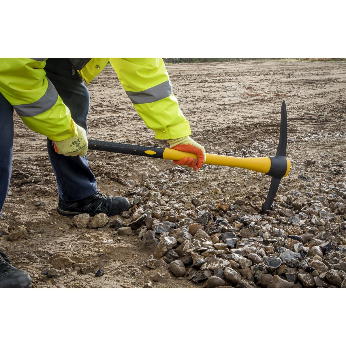 Sealey SR704 Railroad Pick Axe with Fibreglass Handle Sealey