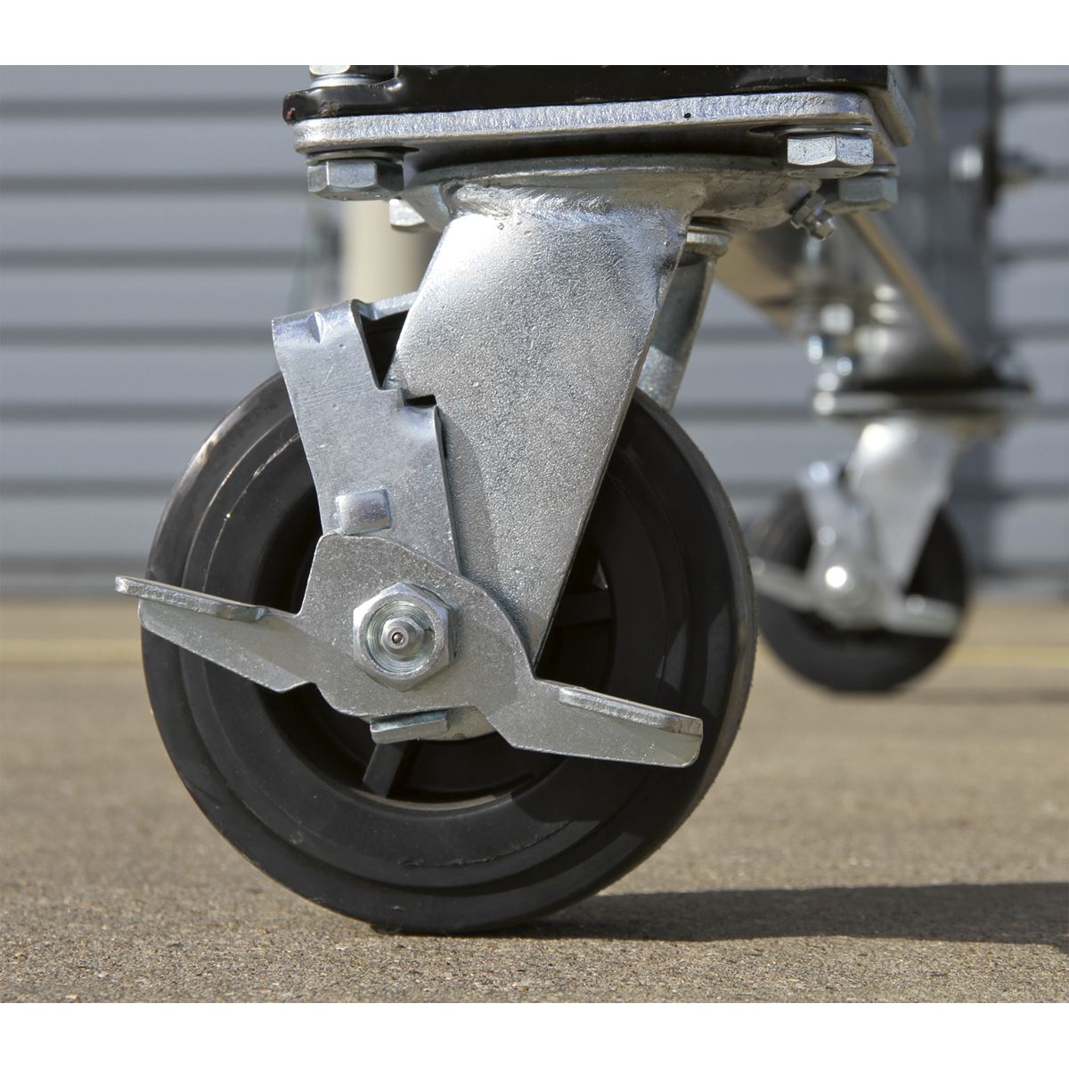 Sealey SG1000 Portable Lifting Adjustable Gantry Crane 1 Tonne Sealey