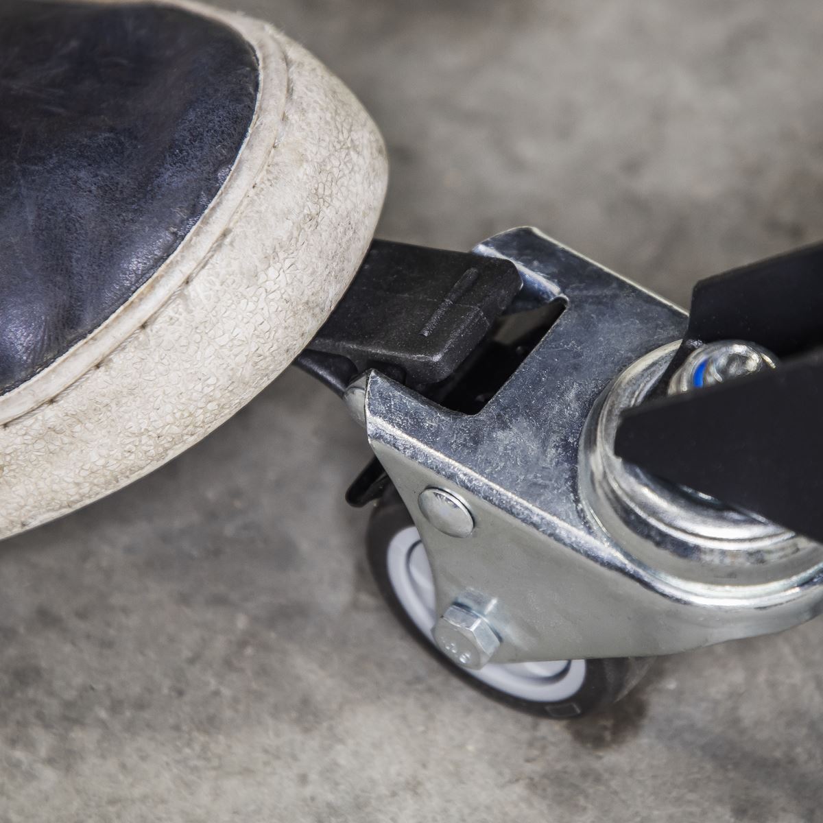 Sealey RPS2MD Universal Rear Paddock Stand 360° Floating Sealey