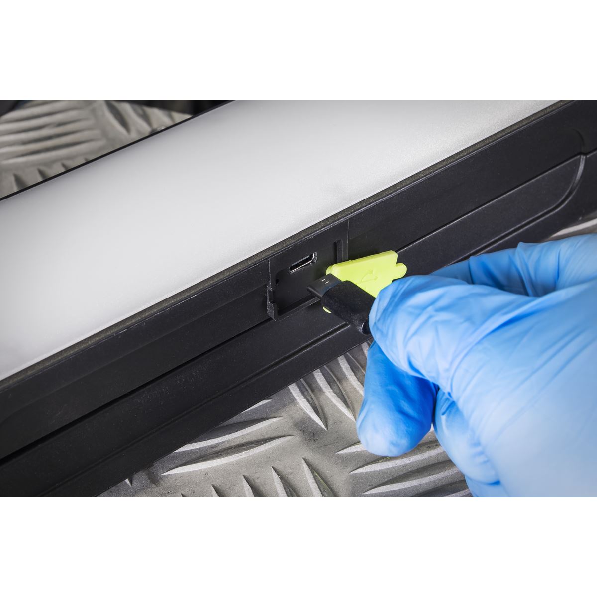 Sealey LED15WFL 10W SMD LED 3-in-1 Folding Floodlight Sealey