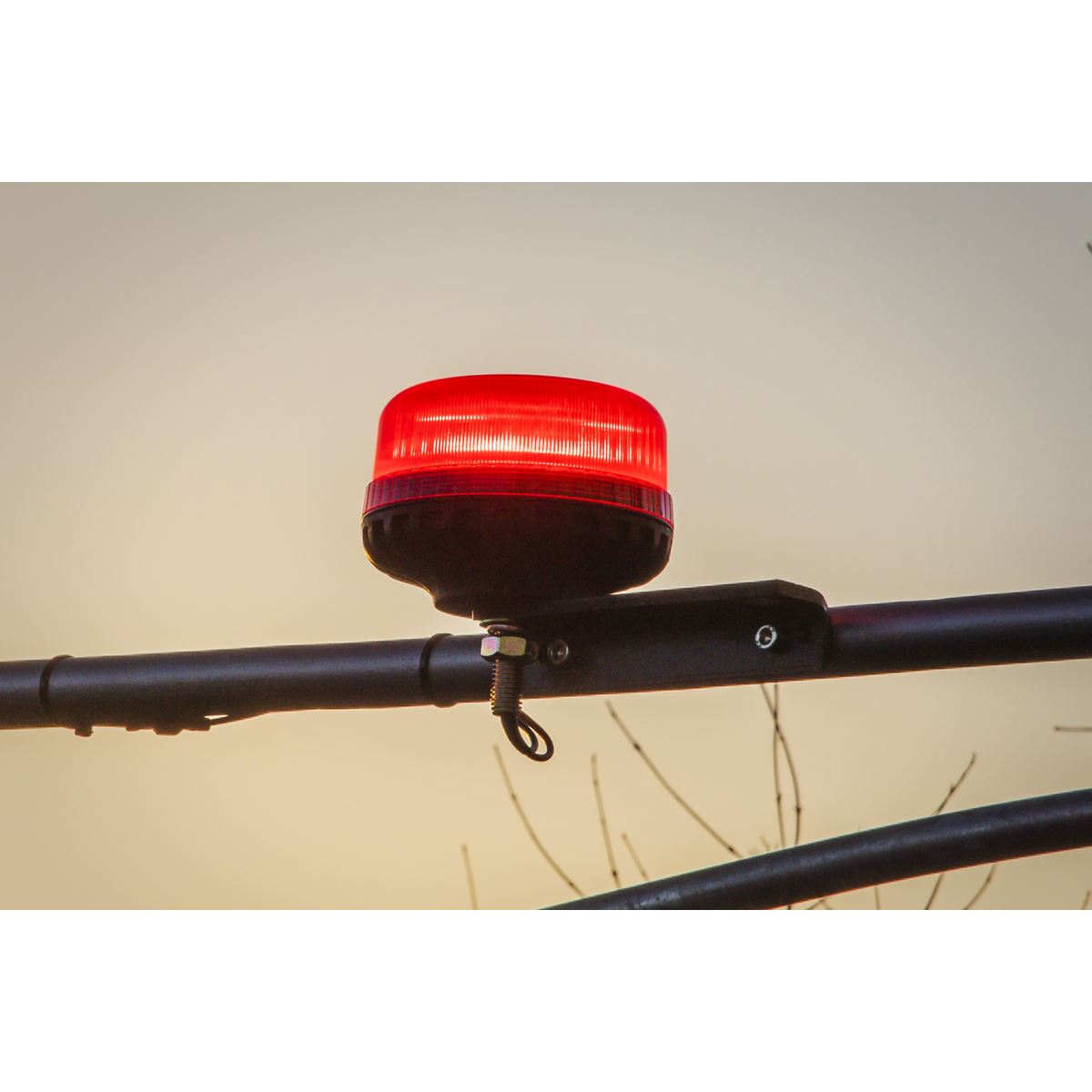 Sealey WB951LEDR Warning Beacon SMD LED 12/24V 12mm Bolt Fixing - Red Sealey