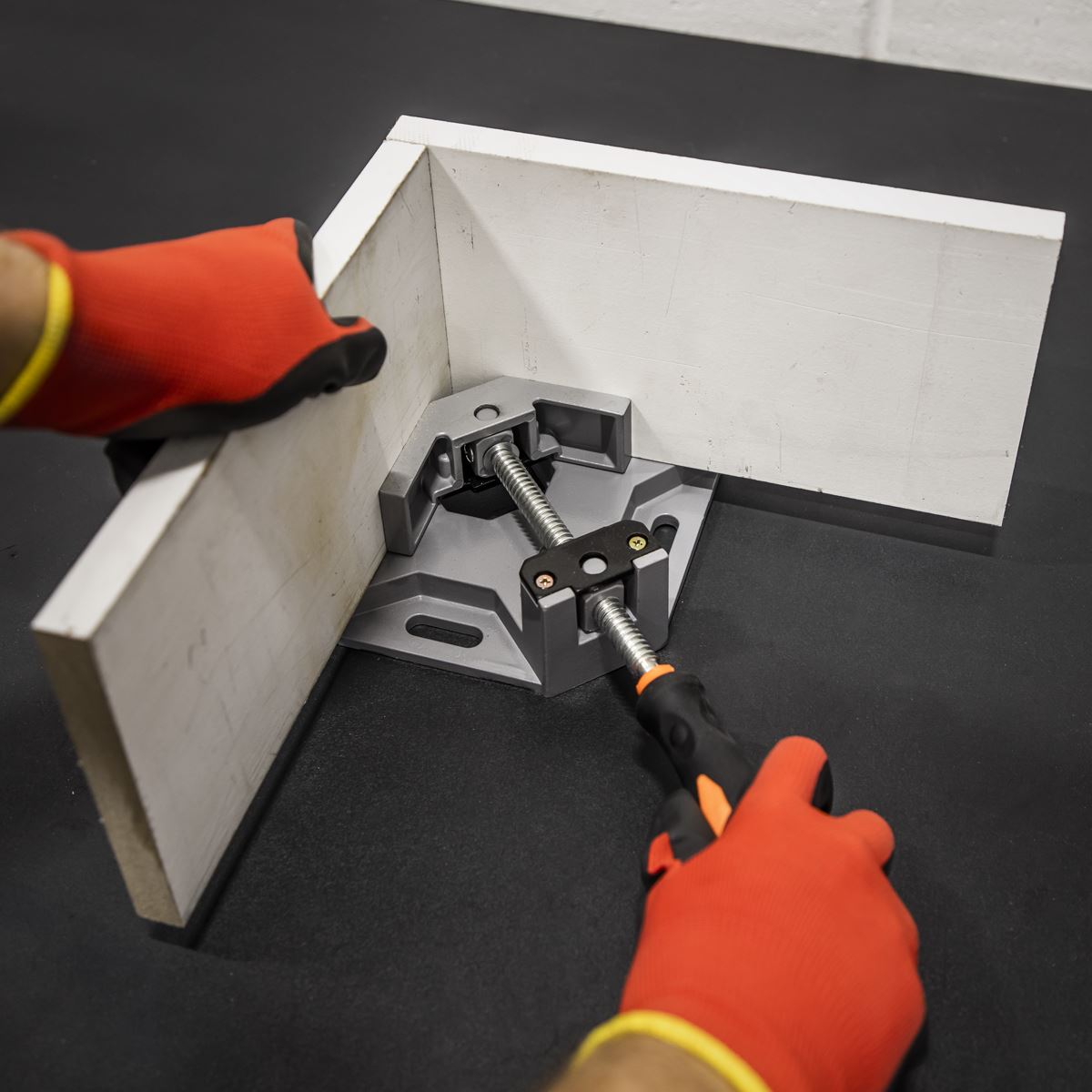 Sealey RC70 Swing Jaw Corner Clamp Sealey