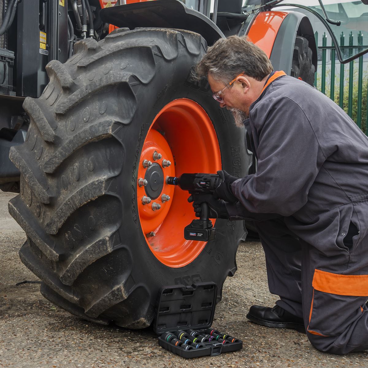 Sealey CP1812 Cordless Impact Wrench 18V 4Ah Lithium-ion 1/2"Sq Drive Sealey