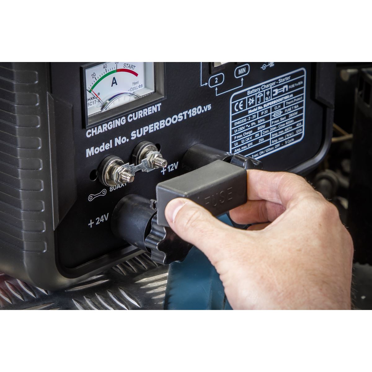 Sealey SUPERBOOST180 Starter/Charger 180/40A 12/24V 230V Sealey