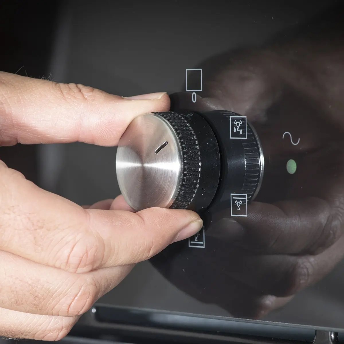 Baridi DH124 60cm Built-In Five Function Fan Assisted Oven 55L Capacity Black Baridi