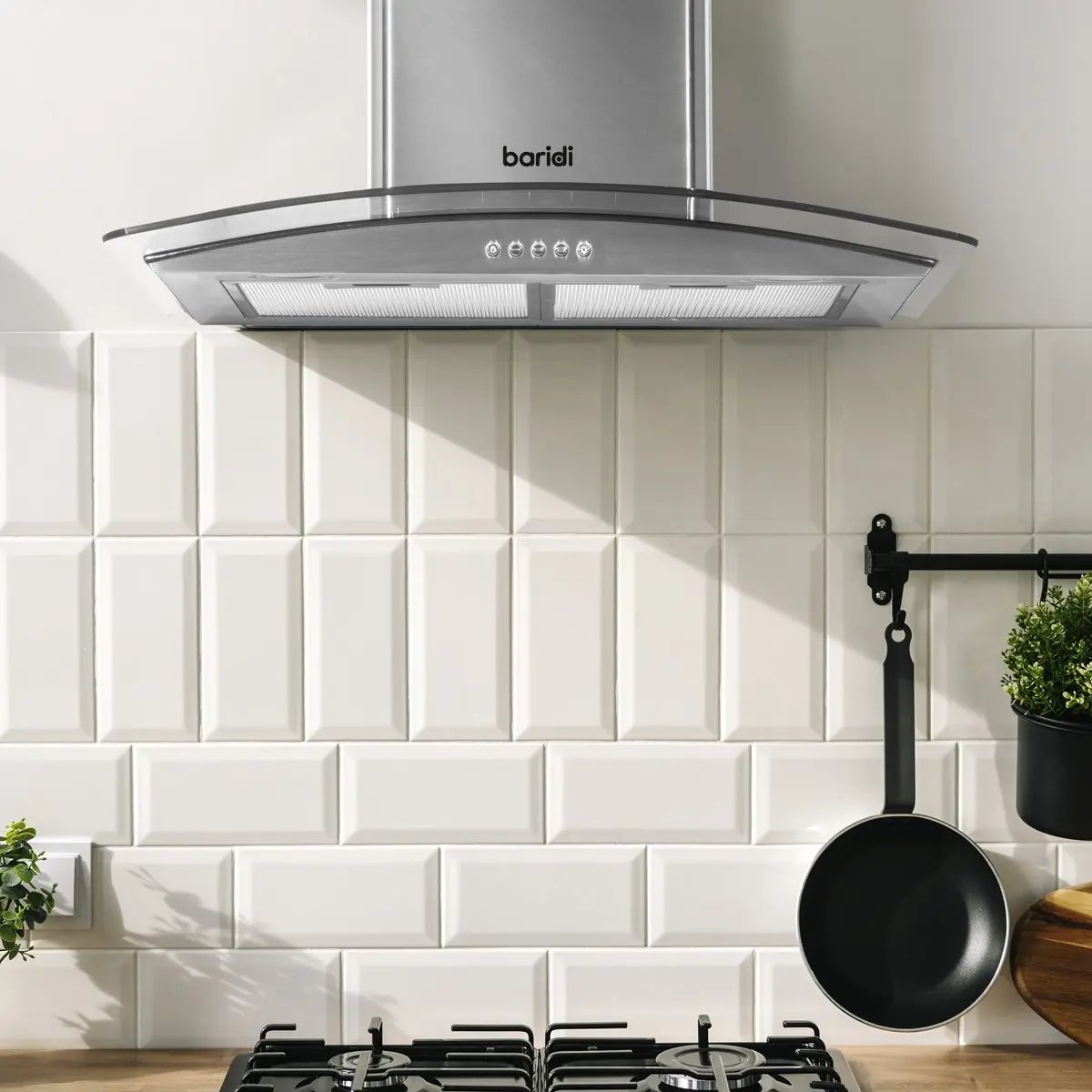 Baridi DH128 60cm Curved Glass Cooker Hood with Carbon Filters LED Lights Stainless Steel Baridi