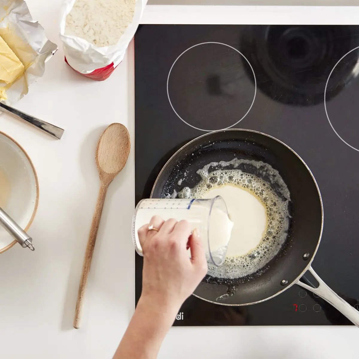 Baridi DH131 60cm Built-In Ceramic Hob 4 Cooking Zones Black Glass 6000W with Touch Controls Timer Baridi