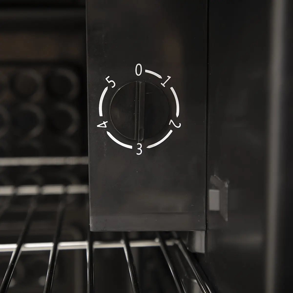 Baridi DH31 Under Counter Wine/Drink/Beverage Cooler/Fridge Built-In Thermostat Energy Class E 85 Litre - Stainless Steel Baridi