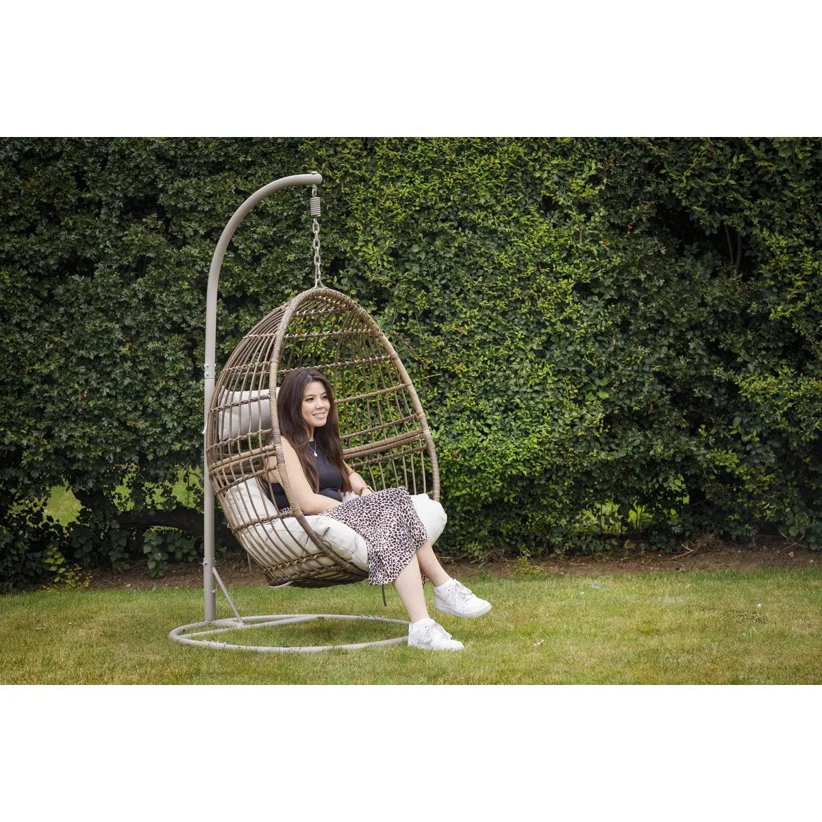 Dellonda DG60 Egg Hanging Swing Chair Wicker Rattan Basket Steel Frame Single Dellonda