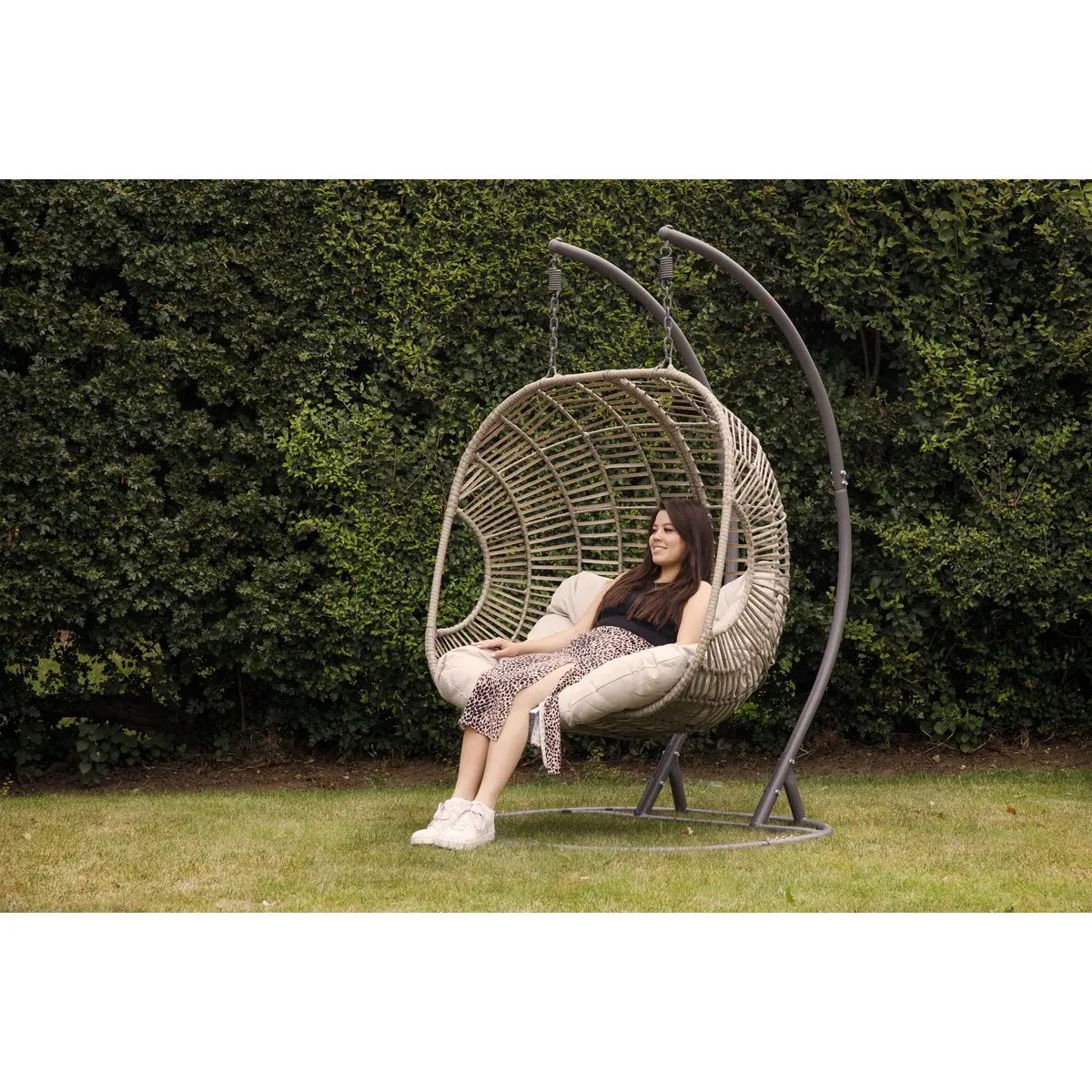 Dellonda DG61 Egg Hanging Swing Chair Wicker Rattan Basket Steel Frame Double Dellonda