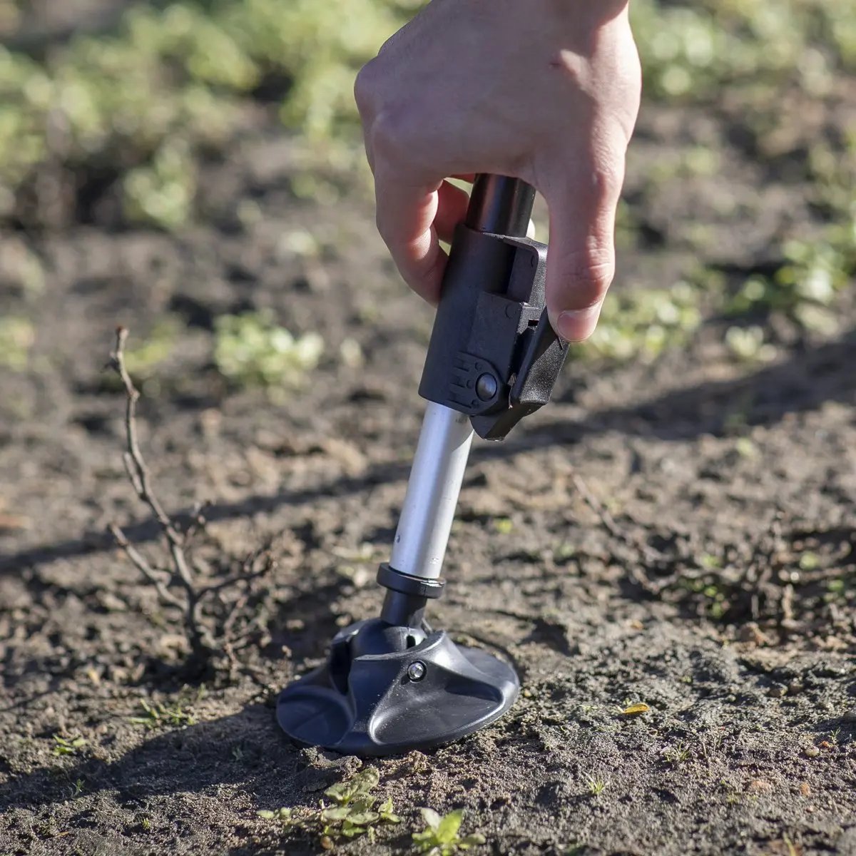 Dellonda DL74 Portable Fishing/Camping Chair Reclining Adjustable Height Water Resistant Rotating Feet for Multiple Terrain Foldable Dellonda