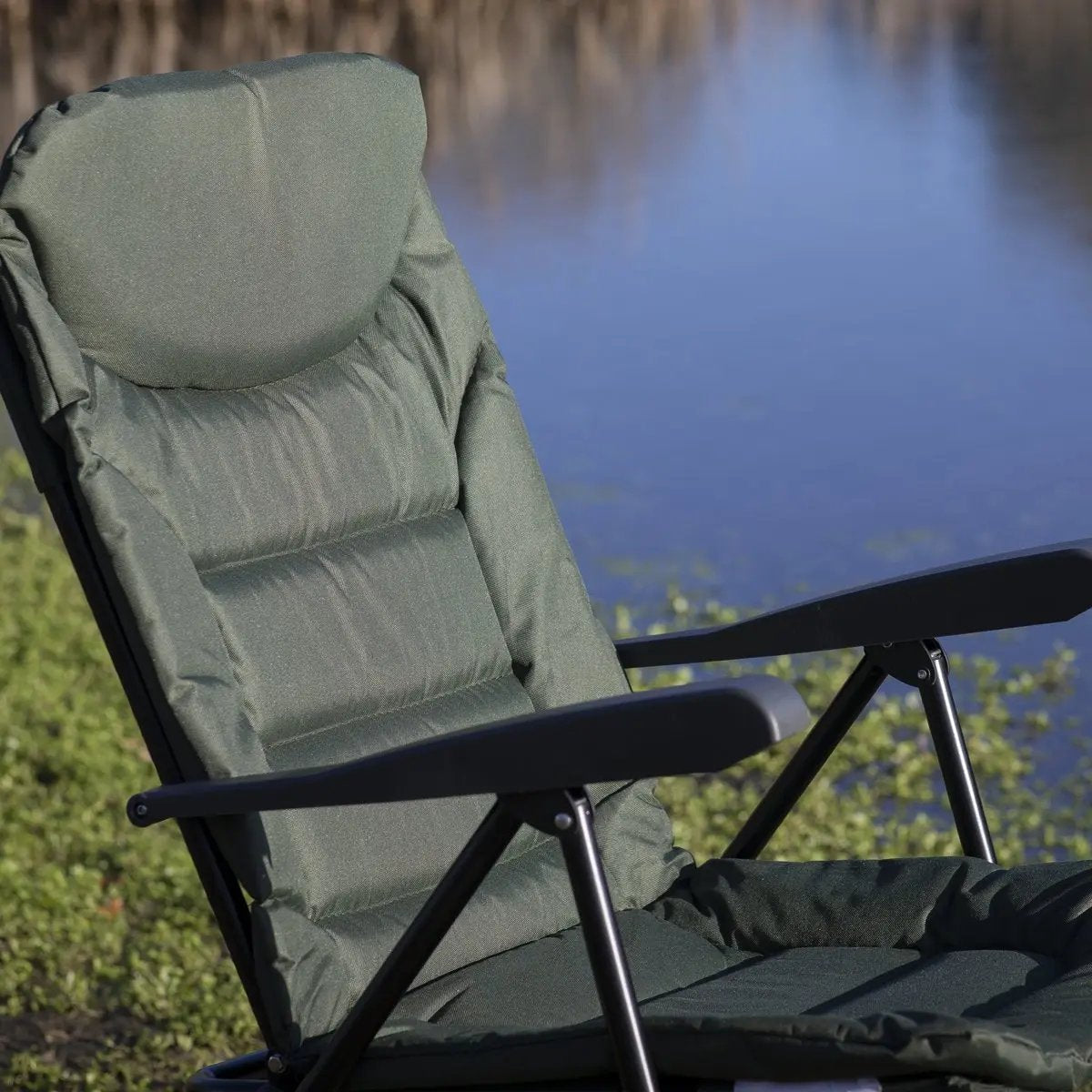 Dellonda DL74 Portable Fishing/Camping Chair Reclining Adjustable Height Water Resistant Rotating Feet for Multiple Terrain Foldable Dellonda