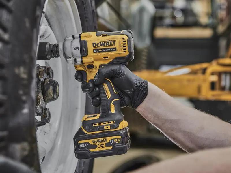 Dewalt DCF891P2T XR BL 1/2in Hog Ring Anvil Impact Wrench 18V 2 x 5.0Ah Li-ion Dewalt