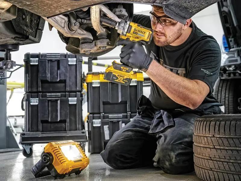 Dewalt DCL077 Compact Task Light 12/18V Bare Unit Dewalt