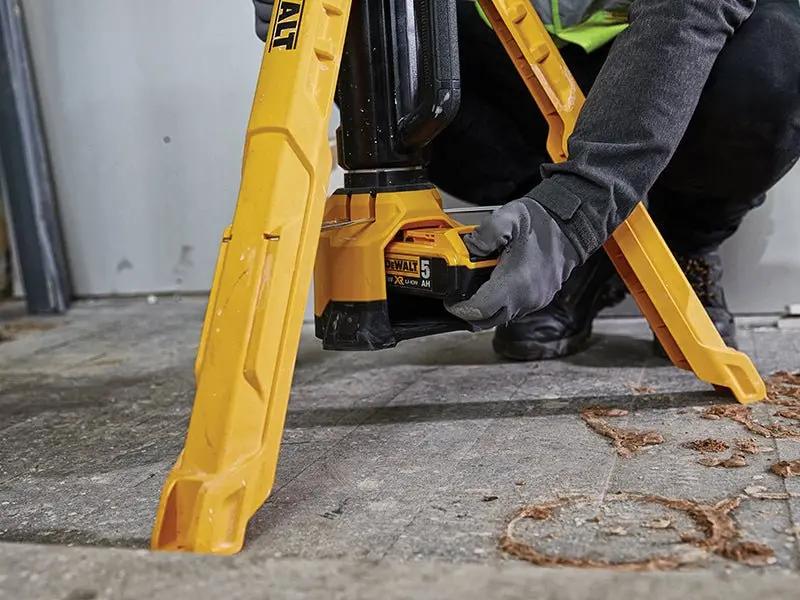 Dewalt DCL079 XR LED Tripod Light 18V Bare Unit Dewalt