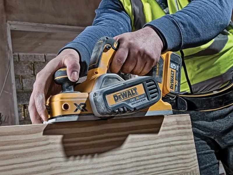 Dewalt DCP580P2 XR Brushless Planer 18V 2 x 5.0Ah Li-ion Dewalt