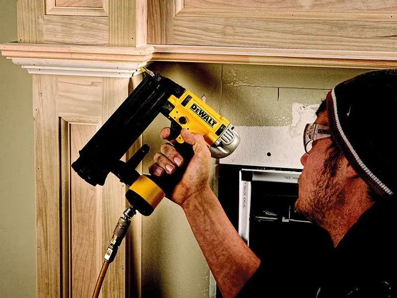 Dewalt DPN1850PP Pneumatic Oil-Free 18 Gauge Brad Nailer Dewalt