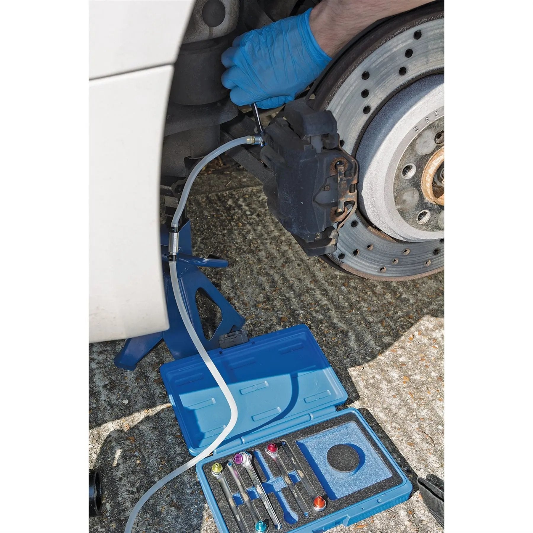 Draper 00041 Universal Clutch and Brake Bleeding Kit 7 Piece Draper