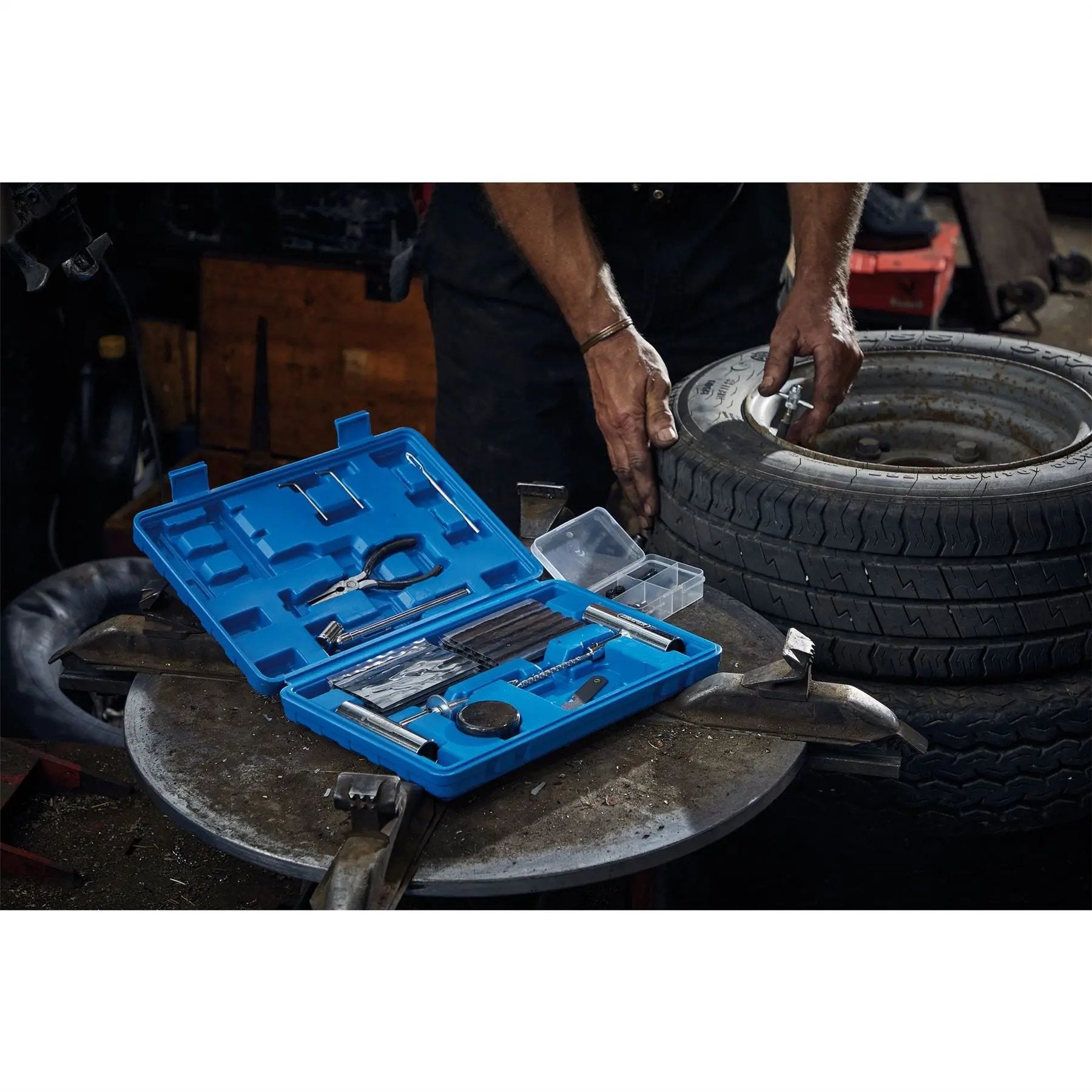 Draper 04139 Tyre Puncture Repair Kit for Tubeless Off Road Vehicles 65 Piece Draper