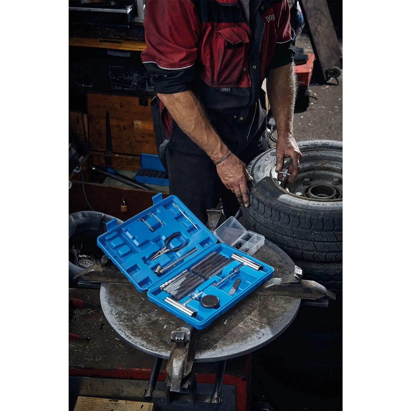 Draper 04139 Tyre Puncture Repair Kit for Tubeless Off Road Vehicles 65 Piece Draper