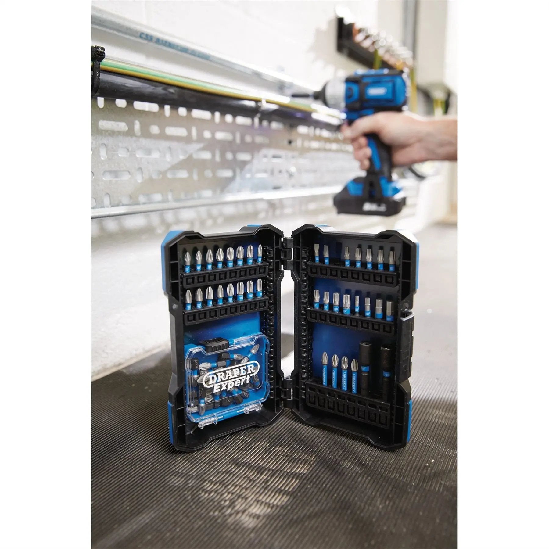 Draper 04932 Expert Impact Screwdriver Bit Set 1/4" Hex 65 Piece Draper