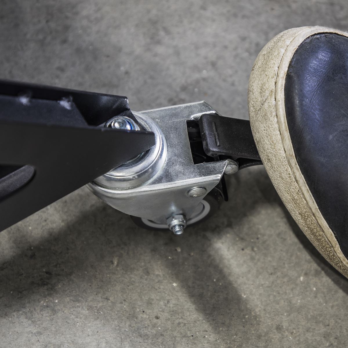 Sealey FPS1MD Universal Front Paddock Stand 360° Floating Sealey